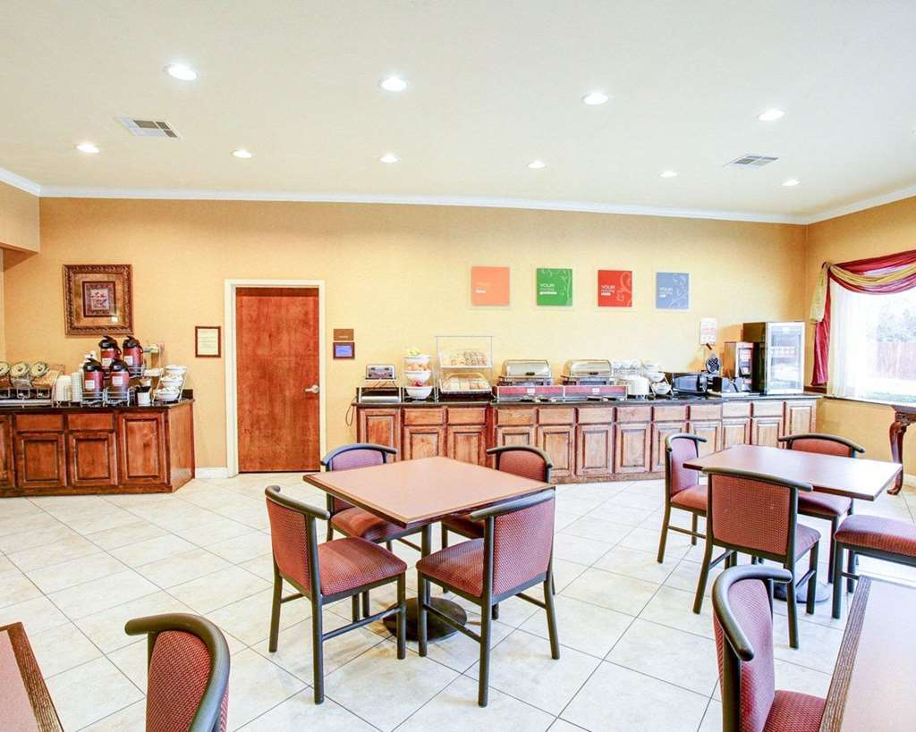 ホテル コンフォート スイーツ テキサス アベニュー カレッジ・ステーション レストラン 写真